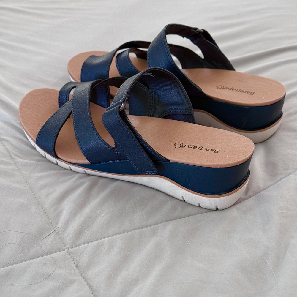 EUC BareTraps Navy Blue Sandals Comfortable Summer Footwear